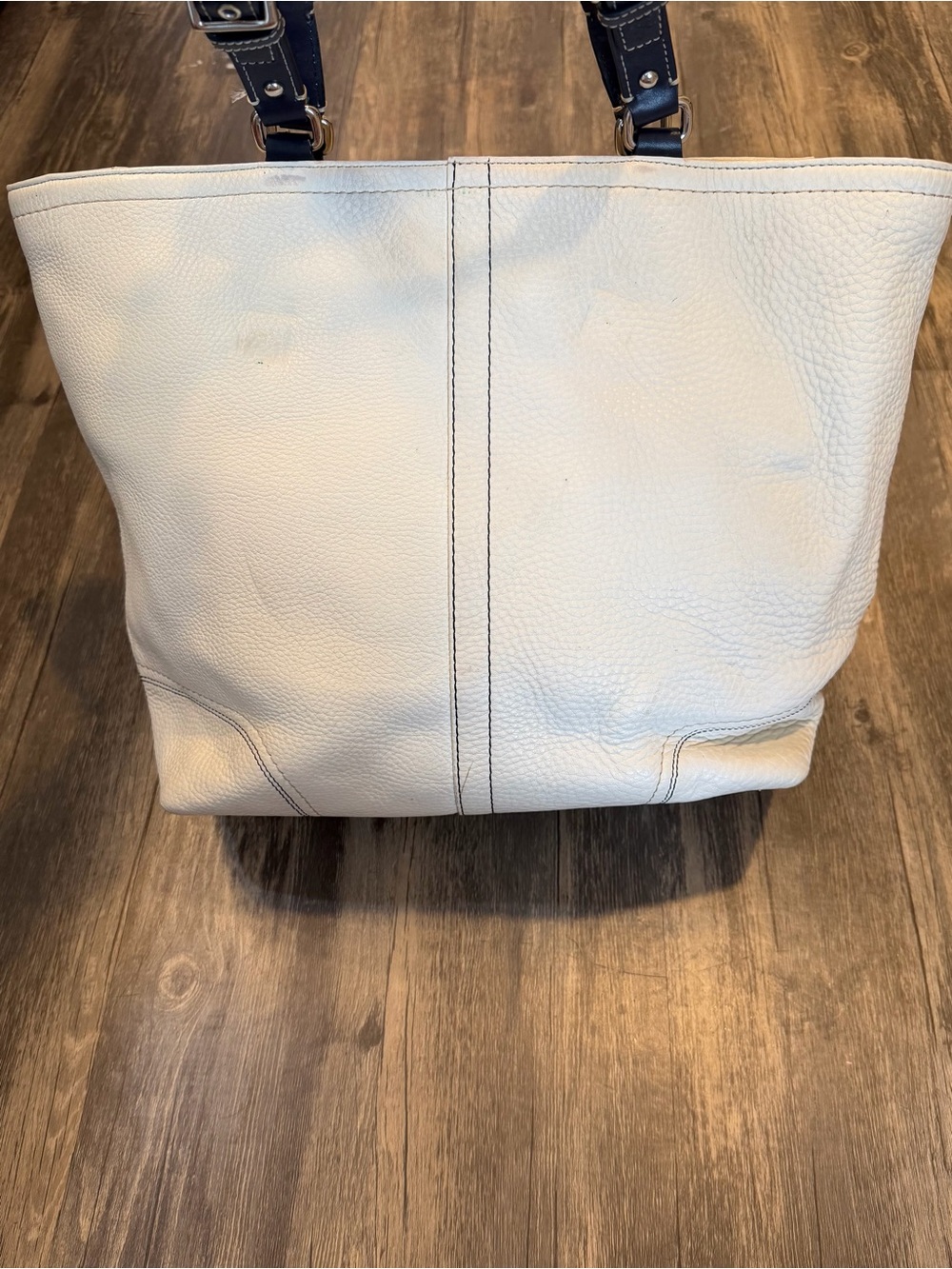 Coach Hamilton White Pebbled Leather Tote Bag Black Detailing Buckle Straps - Picture 5 of 9